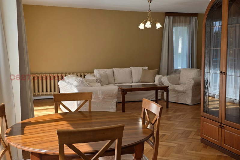 4-bedroom apartment in Sofiya, Krasno Selo