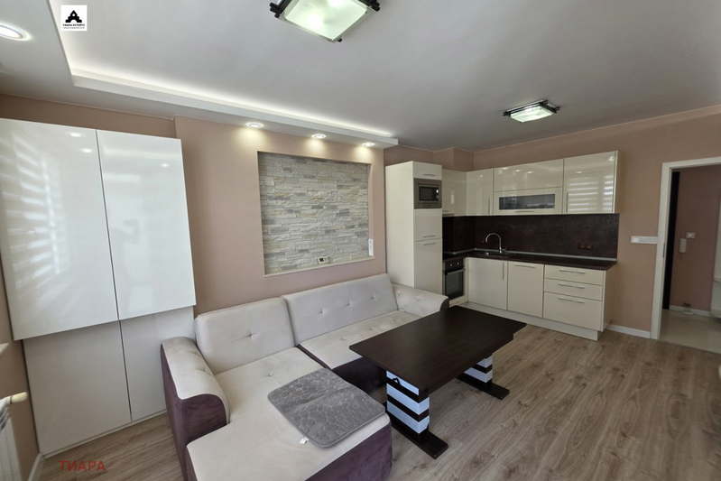 Three-room apartment in Krastova vada with parking space and renovation