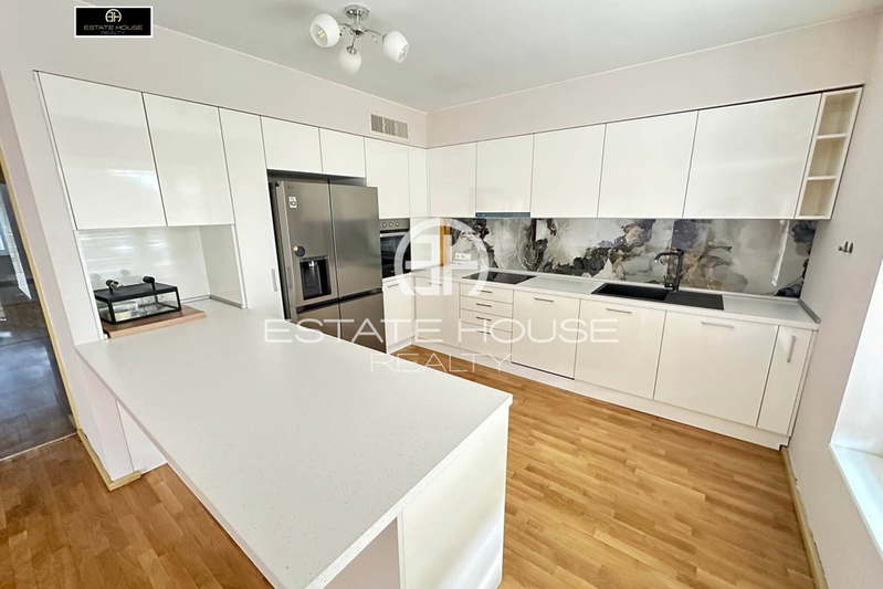 4-bedroom apartment in Sofiya, Krystova Vada