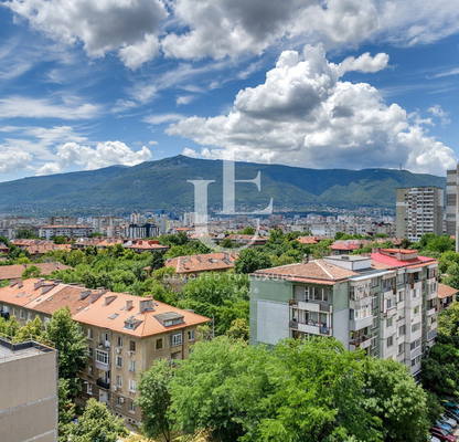 Снимка 5 — Тристаен апартамент с панорамна тераса в Лагера, София