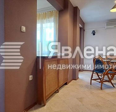 Снимка 2 — Просторен 3-стаен апартамент в Лагера с гледка към Витоша