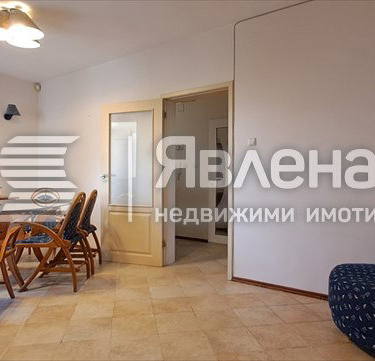 Снимка 4 — Просторен 3-стаен апартамент в Лагера с гледка към Витоша