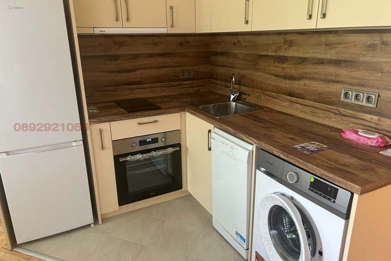 3-bedroom apartment in Sofiya, Lagera