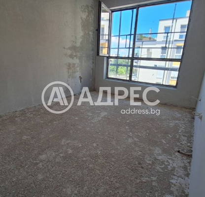 Photo 2 — Three-room apartment in Levski V with balcony and storage room