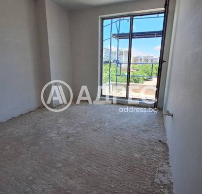 Photo 5 — Three-room apartment in Levski V with balcony and storage room