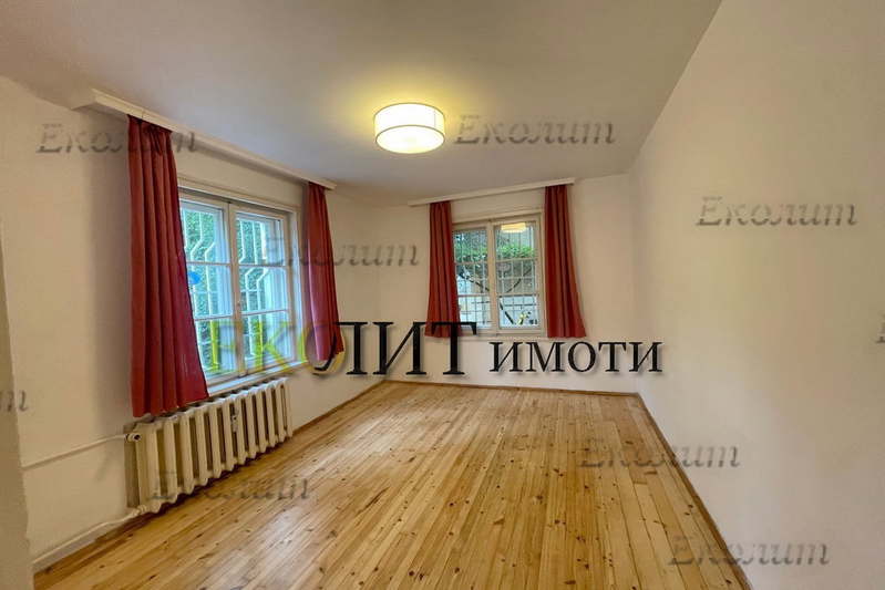 2-стаен апартамент с паркомясто в Лозенец, София