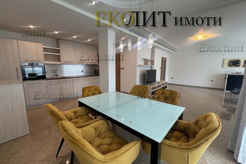 4-bedroom apartment in Sofiya, Lozenec
