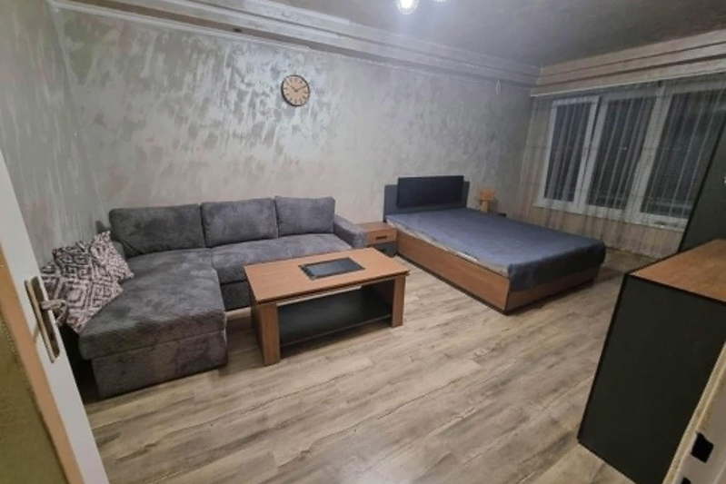 Едностаен апартамент в Люлин 7 с източно/западно изложение