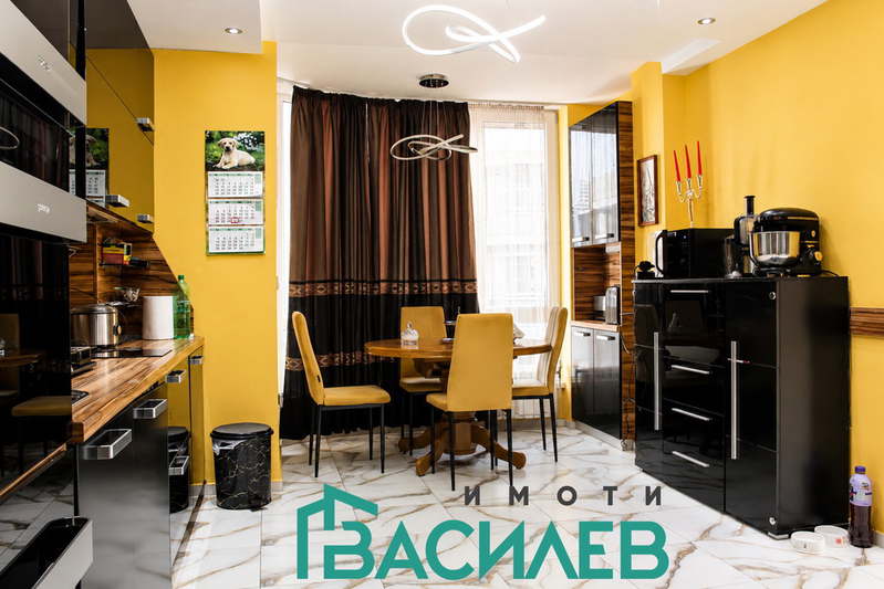 Тристаен апартамент с тераса в Люлин 8, София