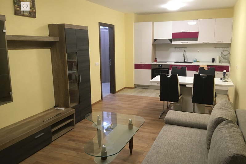 Three-room apartment in Malinova Dolina with balcony and video surveillance