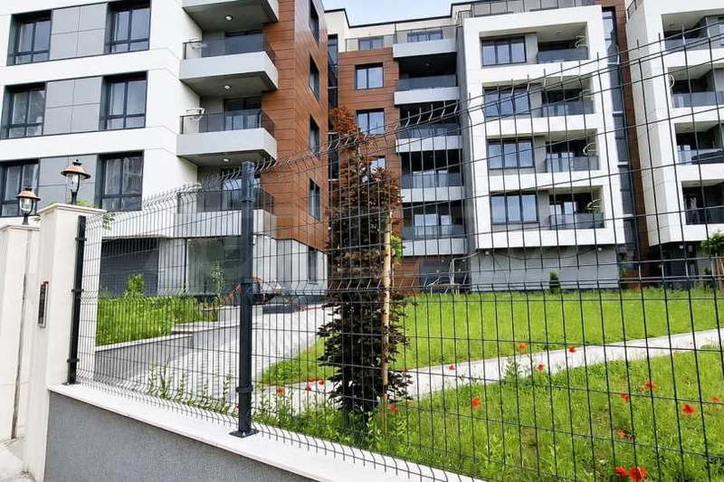Тристаен апартамент с две тераси в Малинова долина, София