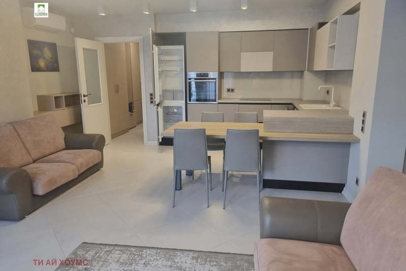3-bedroom apartment in Sofiya, Malinova Dolina