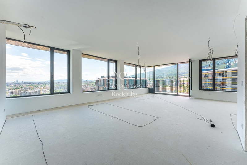 4-room penthouse in Manastirski livadi with panoramic view