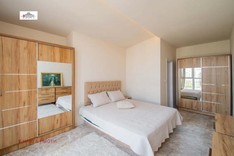 5-bedroom apartment in Sofiya, Manastirski Livadi
