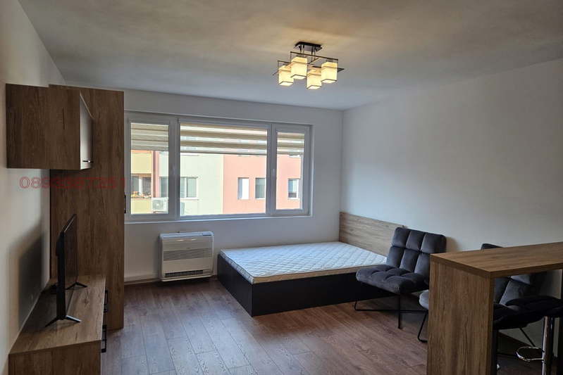 One-room apartment in Manastirski Livadi with elevator