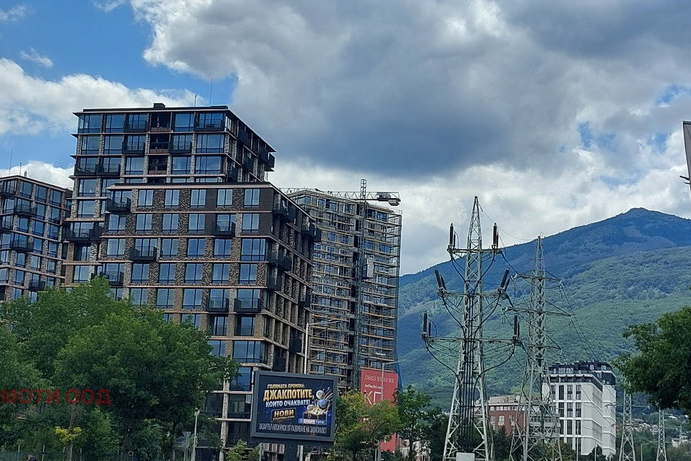Двустаен апартамент с паркомясто в Манастирски ливади, бул. България