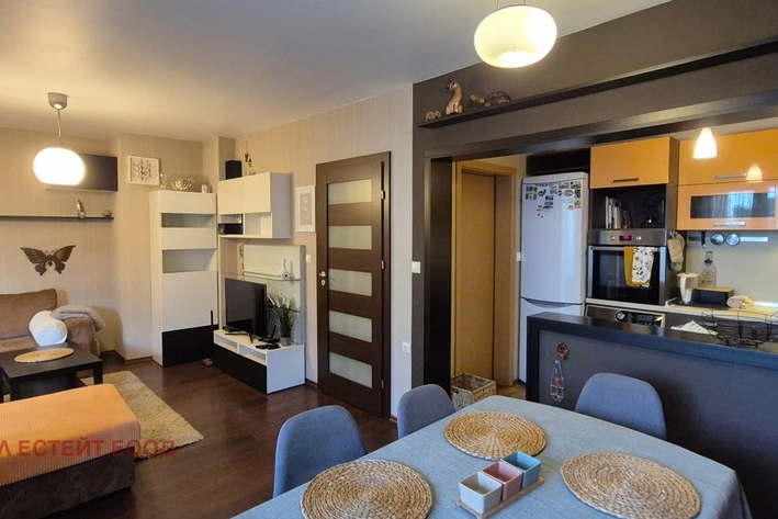 Three-room apartment with parking space in Manastirski Livadi, Sofia