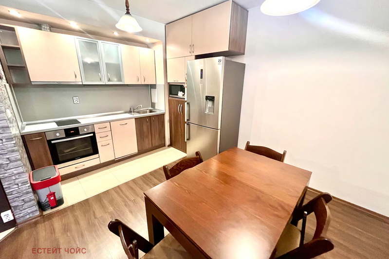 3-bedroom apartment in Sofiya, Manastirski Livadi