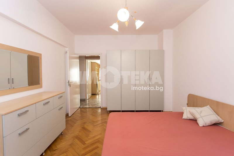 3-bedroom apartment in Sofiya, Medicinska Akademiya