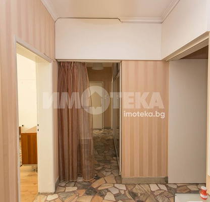 Снимка 4 — Тристаен апартамент с гараж в Медицинска академия, София