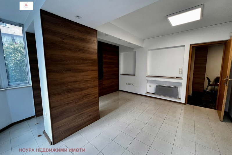 4-bedroom apartment in Sofiya, Medicinska Akademiya