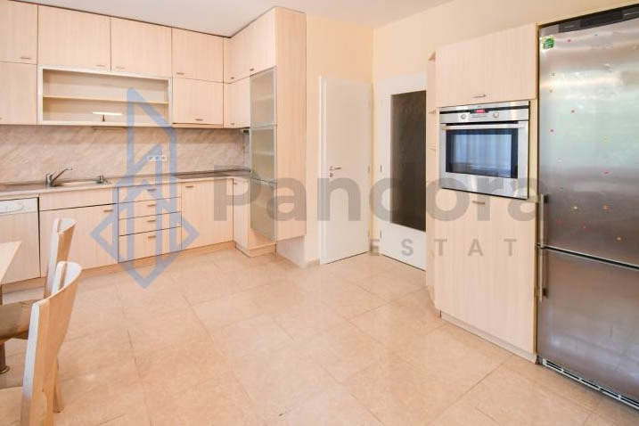 4-bedroom apartment in Sofiya, Medicinska Akademiya