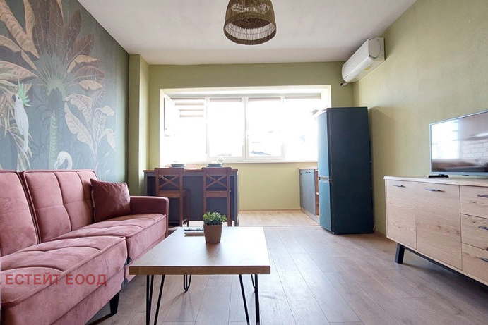 2-bedroom apartment in Sofiya, Mladost 1