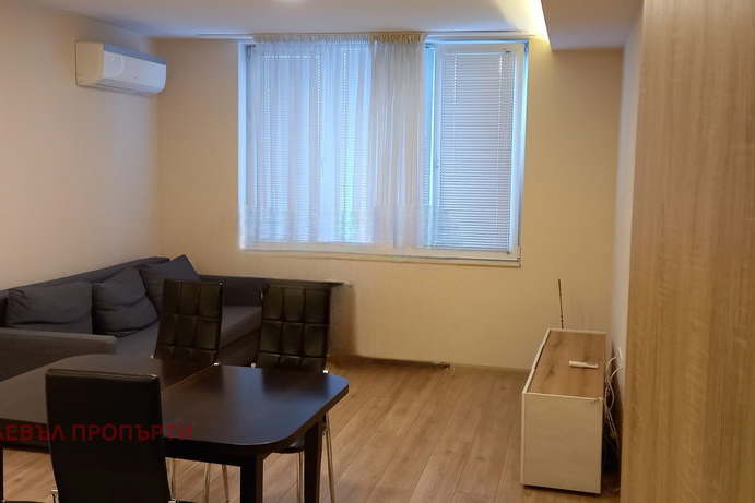 3-bedroom apartment in Sofiya, Mladost 1