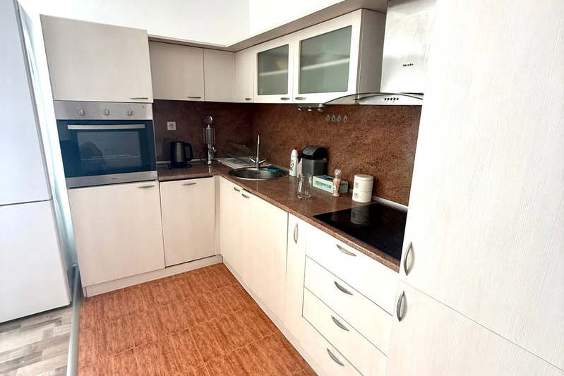 3-bedroom apartment in Sofiya, Mladost 1