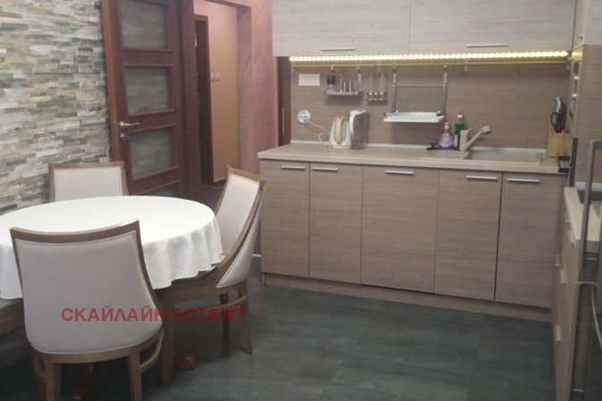 4-bedroom apartment in Sofiya, Mladost 1