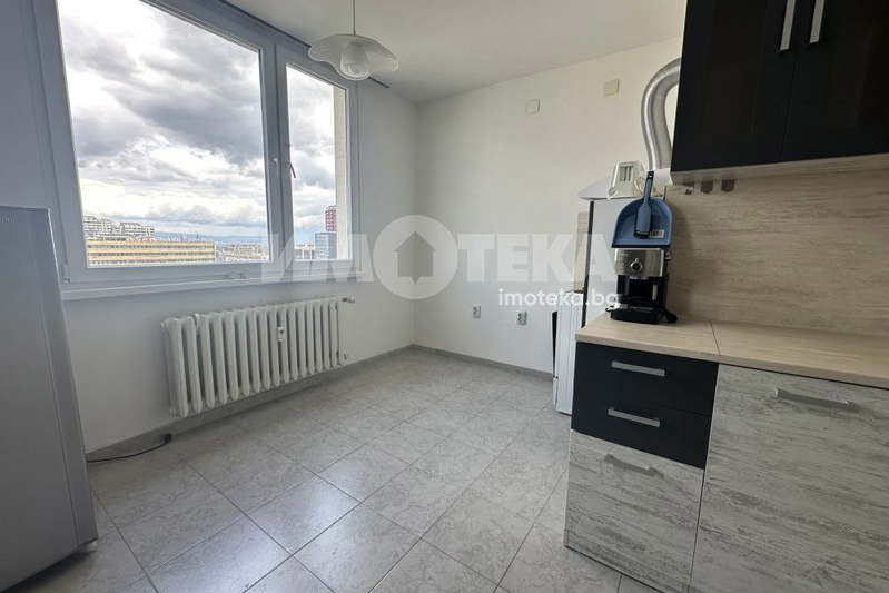 4-bedroom apartment in Sofiya, Mladost 1