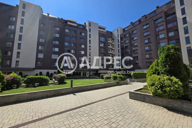 Двустаен апартамент с тераса в Младост 3, София
