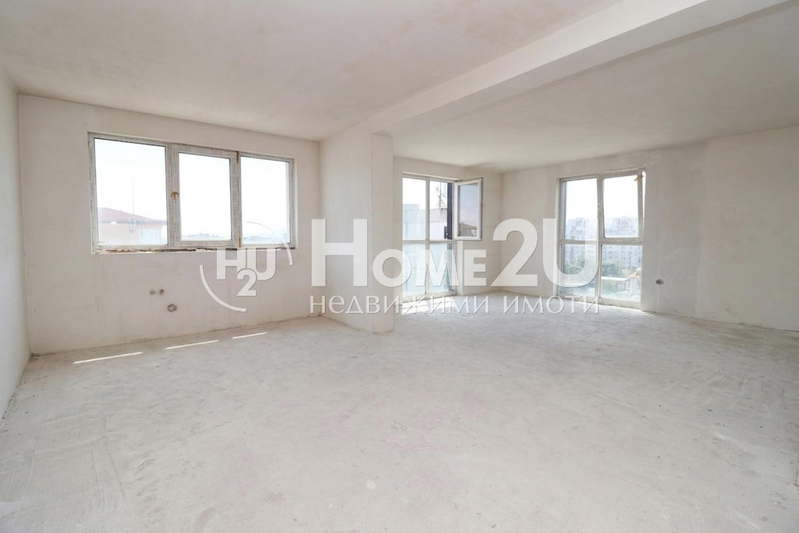 4-bedroom apartment in Sofiya, Mladost 4