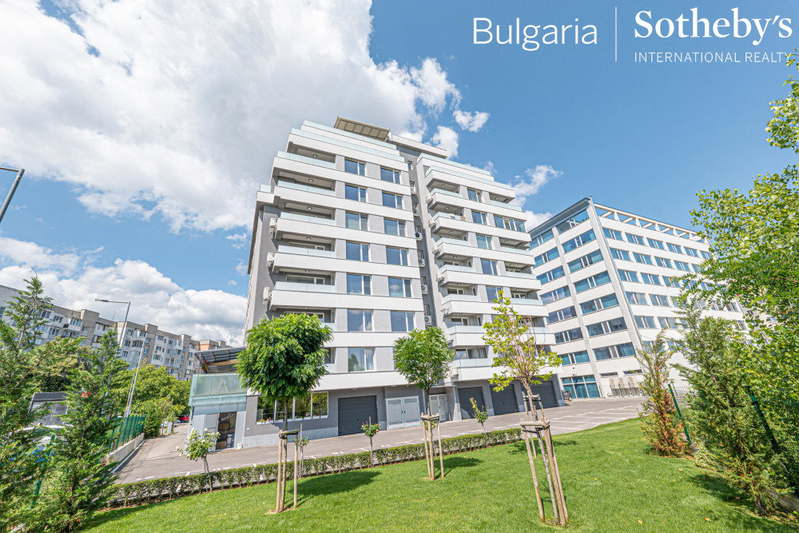 4-bedroom apartment in Sofiya, Mladost 4