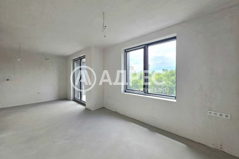 3-bedroom apartment in Sofiya, Nadejda 1
