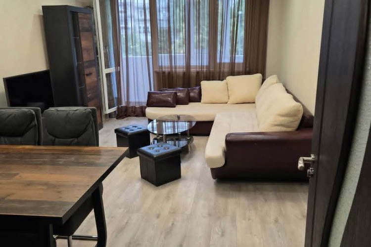 4-bedroom apartment in Sofiya, Nadejda 1