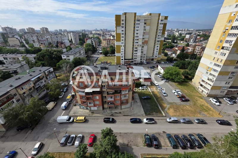 Двустаен апартамент в Надежда 4 с гледка към Витоша