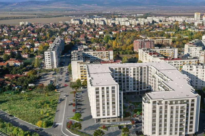 Тристаен апартамент с панорамна тераса в Обеля, София