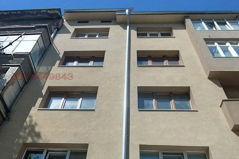 Четиристаен апартамент в Оборище с балкон и таванско помещение