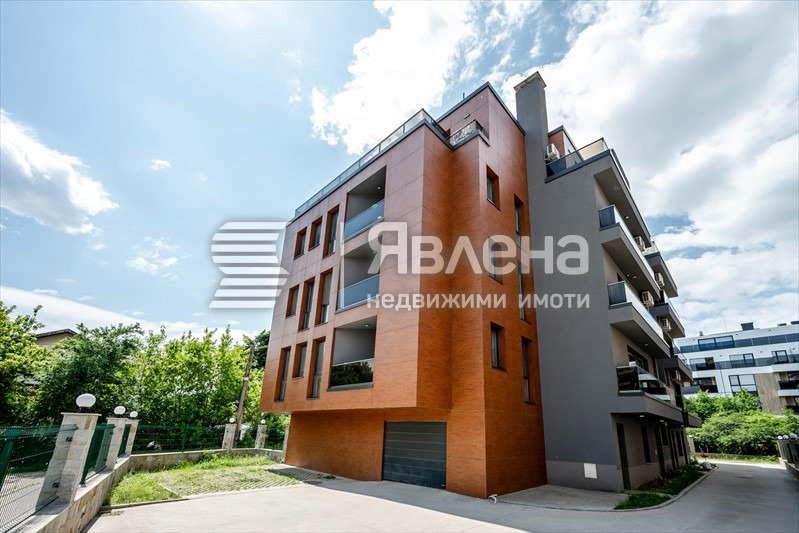 Three-room apartment with two bathrooms in Ovcha kupel, Sofia