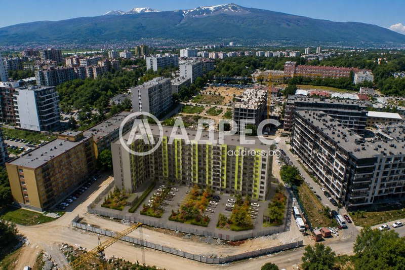 Тристаен апартамент с две изложение в Овча купел 2, София