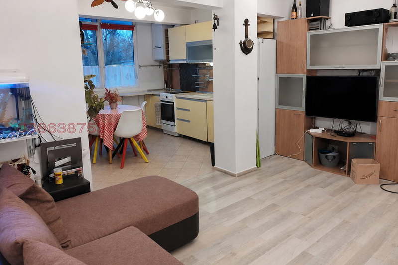 Three-room apartment in Pavlovo with enclosed terrace and parking