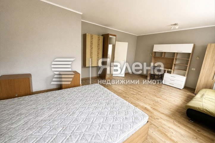 4-bedroom apartment in Sofiya, Pavlovo