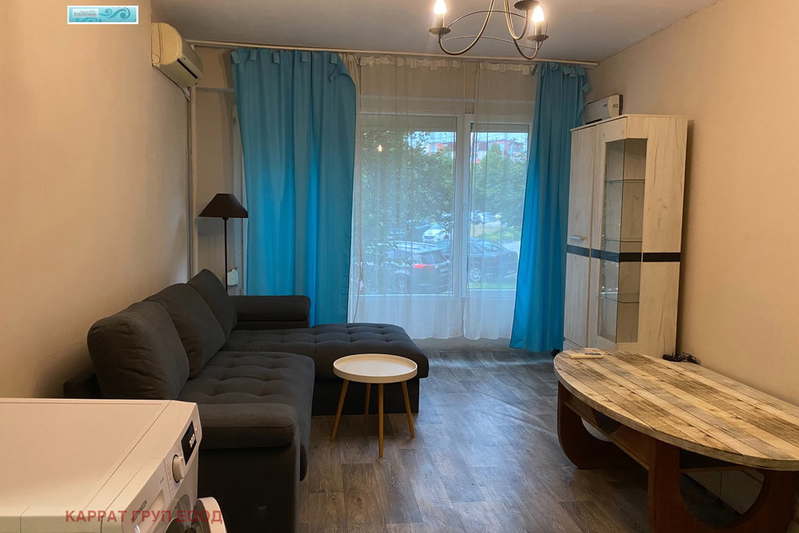 3-bedroom apartment in Sofiya, Poligona