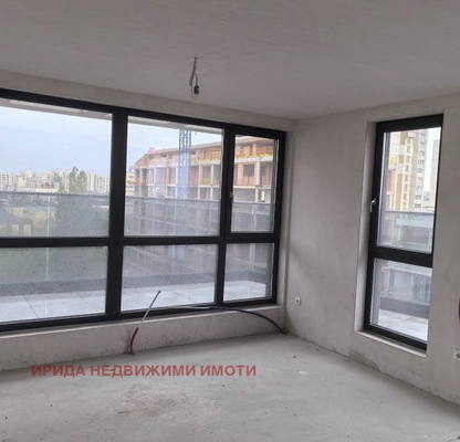 Photo 2 — 3-bedroom apartment in Sofiya, Poligona