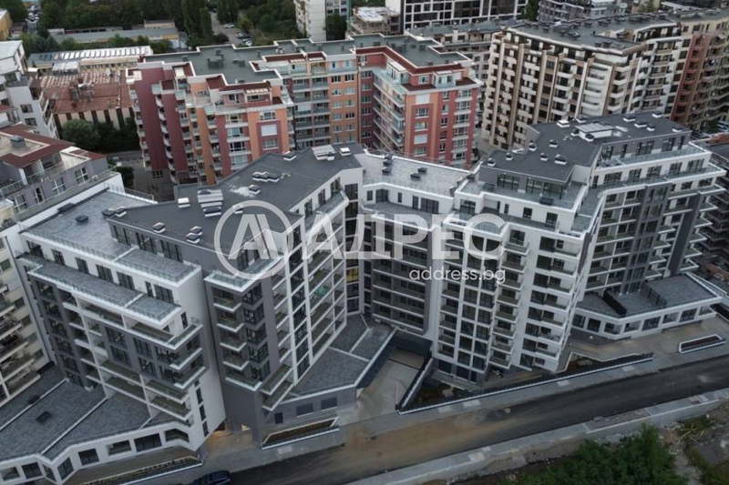 3-bedroom apartment in Sofiya, Poligona