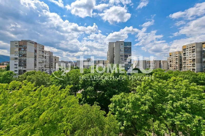 Двустаен апартамент с тераса в Разсадника, София
