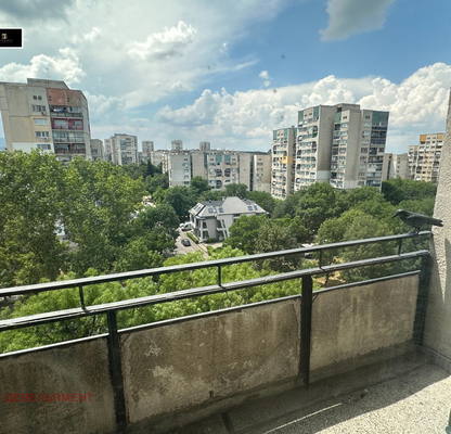 Снимка 3 — 4-стаен апартамент в Разсадника с две тераси