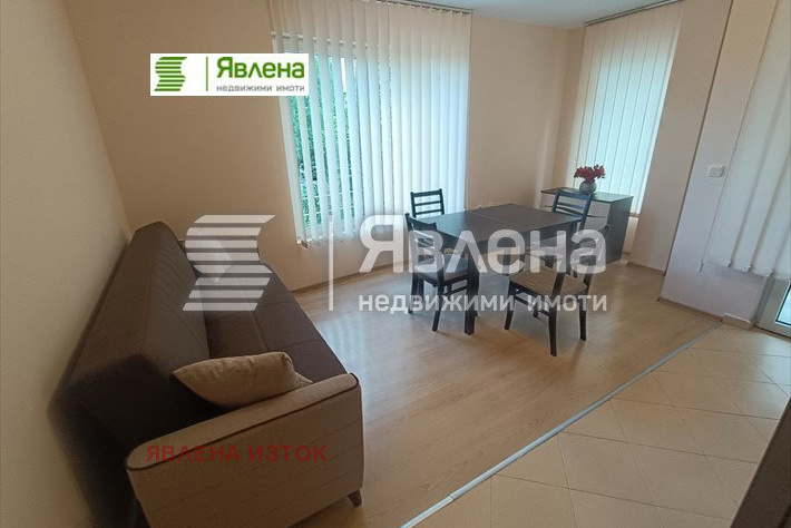 3-bedroom apartment in Sofiya, Reduta