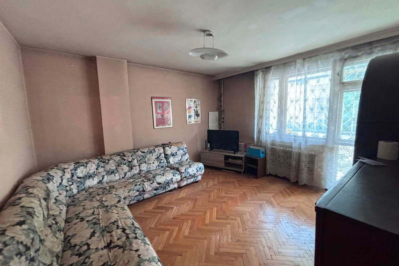 Тристаен апартамент с две тераси в Слатина, София
